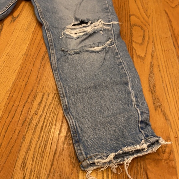 Zara Distressed Mom/Dad Jean - Picture 4 of 9